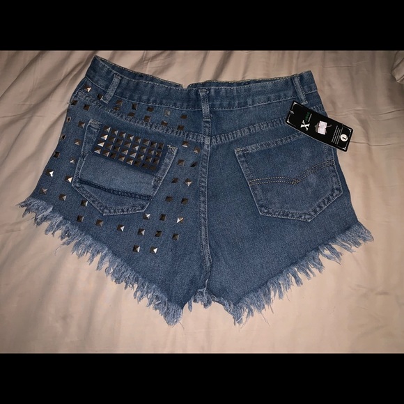 High waisted denim shorts - Picture 2 of 6